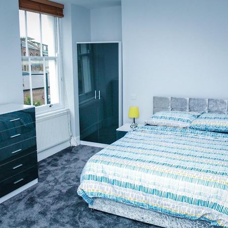 Camden Guest House Double Bedroom With Super Large King Bed لندن المظهر الخارجي الصورة