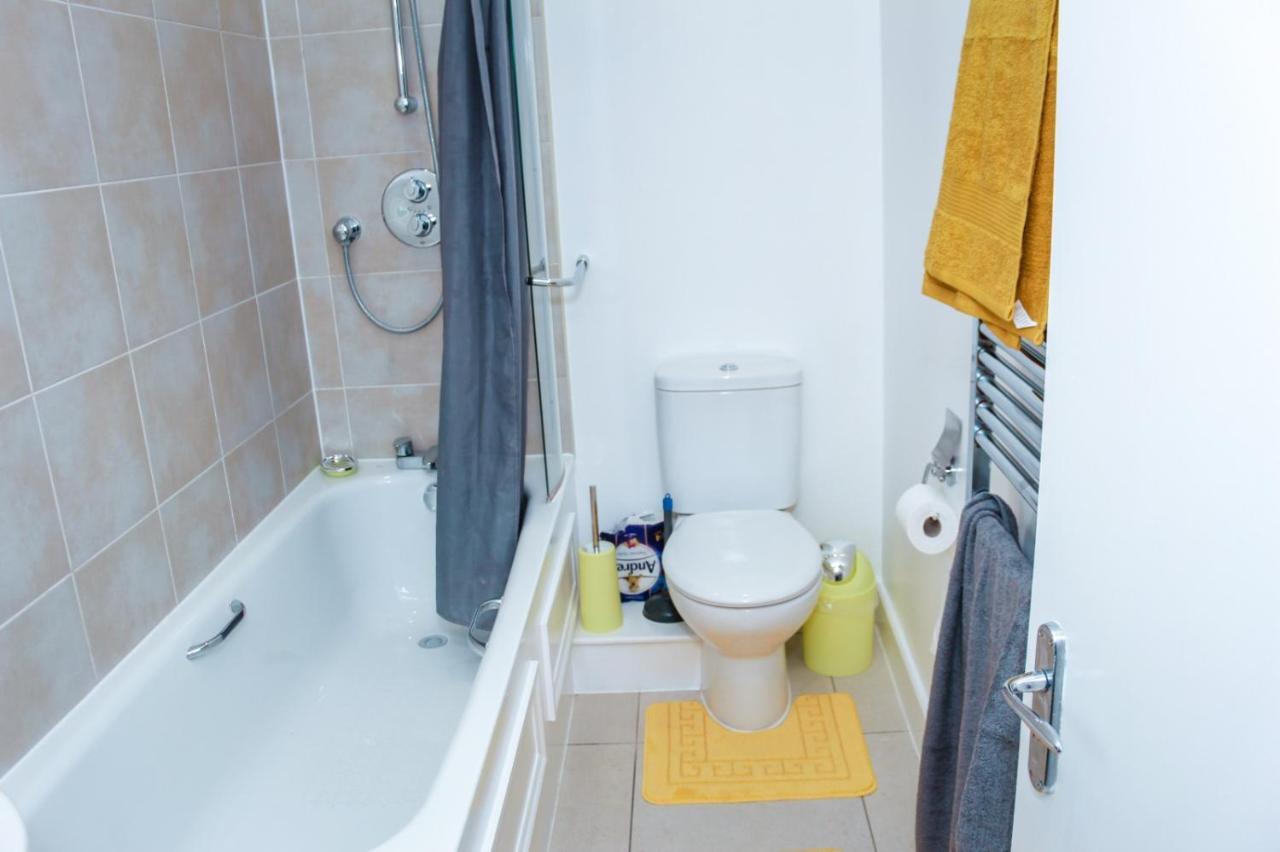 Camden Guest House Double Bedroom With Super Large King Bed لندن المظهر الخارجي الصورة