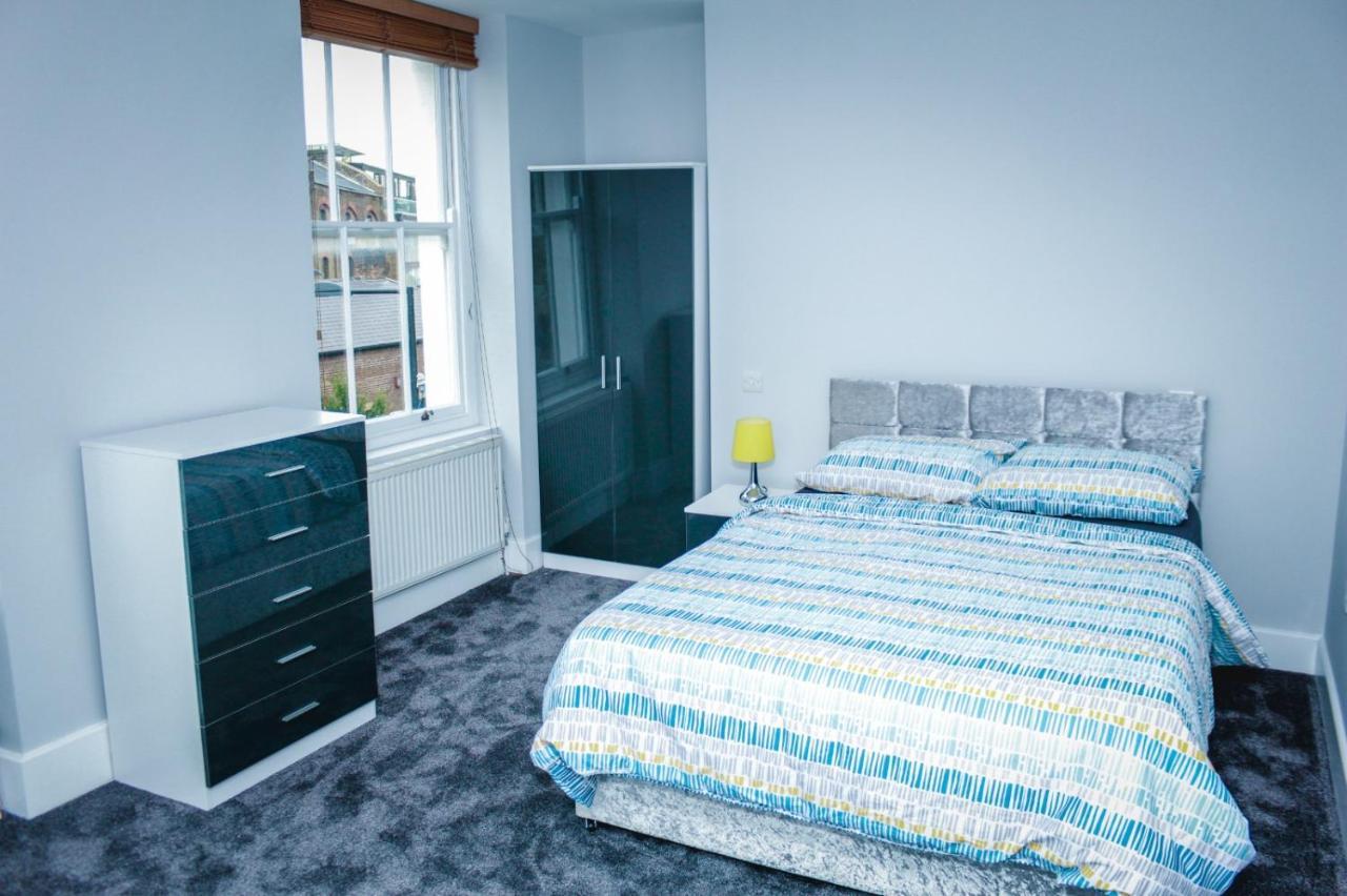 Camden Guest House Double Bedroom With Super Large King Bed لندن المظهر الخارجي الصورة