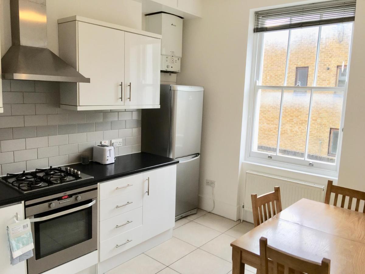 Camden Guest House Double Bedroom With Super Large King Bed لندن المظهر الخارجي الصورة