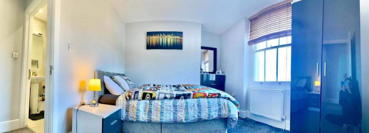 Camden Guest House Double Bedroom With Super Large King Bed لندن المظهر الخارجي الصورة
